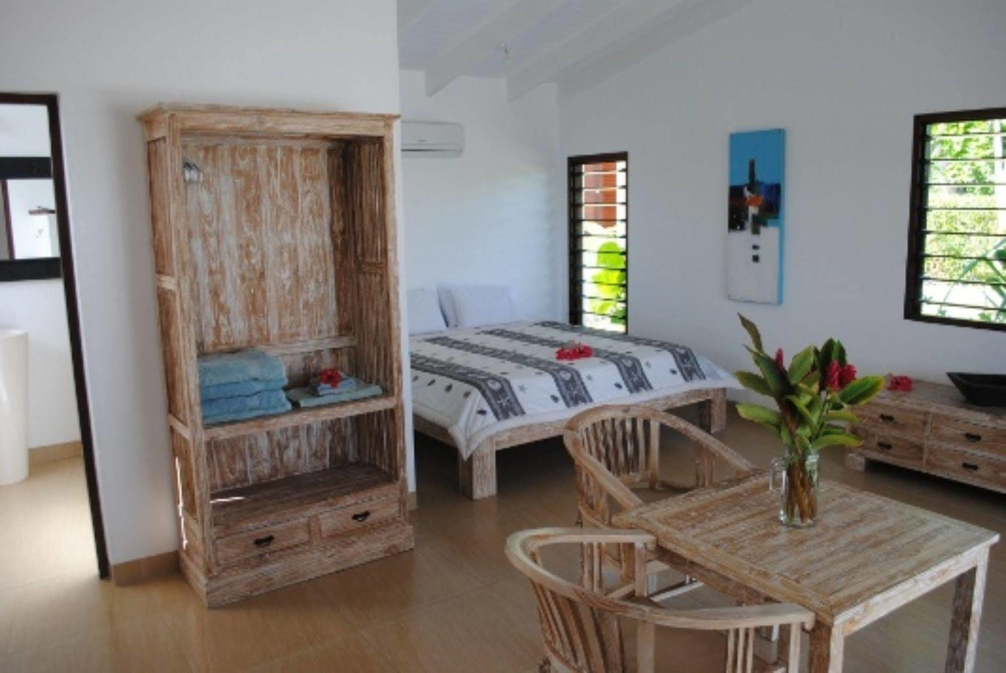 Angelfish Cove Villas Port Vila Exterior photo